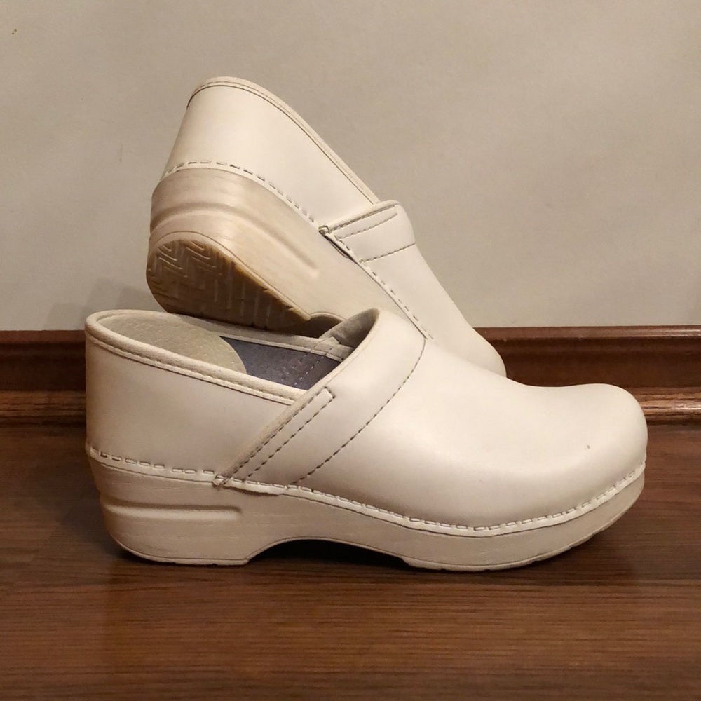 White dankso size 38